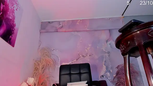 VALERIAQUEENTS online show from 23, 10, 2025