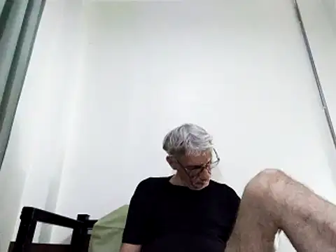 Snapshot of BIGUNCUTHARDCOCK chatting on 10, 3, 2025 BIGUNCUTHARDCOCK online show from 10, 3, 2025