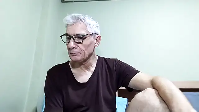 Snapshot of BIGUNCUTHARDCOCK chatting on 22, 10, 2025 BIGUNCUTHARDCOCK online show from 22, 10, 2025