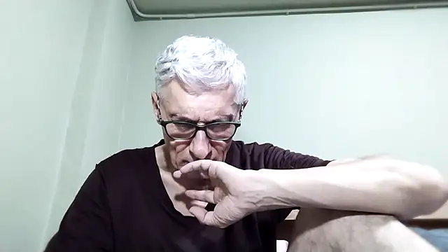 Snapshot of BIGUNCUTHARDCOCK chatting on 22, 10, 2025 BIGUNCUTHARDCOCK online show from 22, 10, 2025