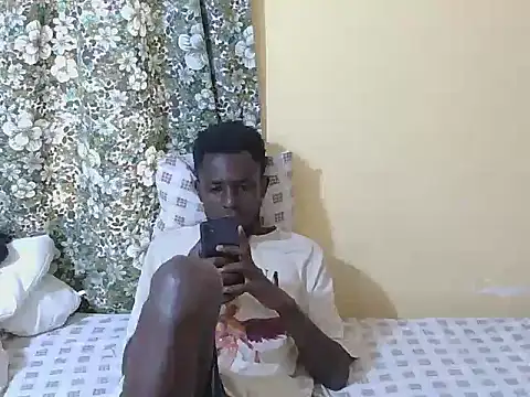 Snapshot of large_blackdick chatting on 20, 9, 2025 large blackdick online show from 20, 9, 2025