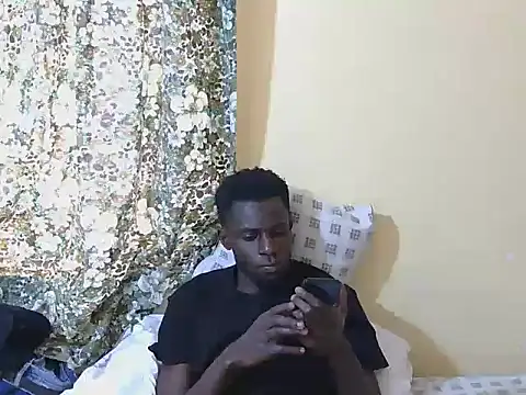 Snapshot of large_blackdick chatting on 8, 10, 2025 large blackdick online show from 8, 10, 2025