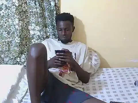 Snapshot of large_blackdick chatting on 21, 10, 2025 large blackdick online show from 21, 10, 2025