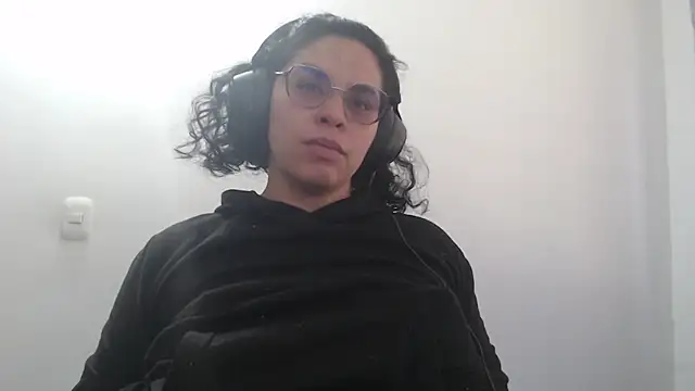 Snapshot of Anne_purple chatting on 27, 2, 2026 Anne purple online show from 27, 2, 2026