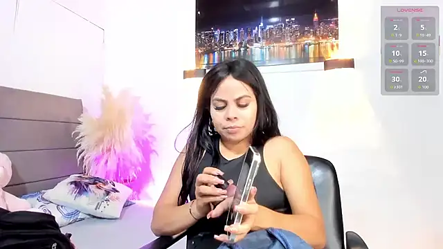 Julieta Coopeer  online show from 23, 5, 2026