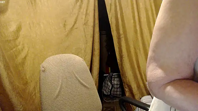 Snapshot of _Estelitta_5 chatting on 12, 10, 2025 Estelitta 5 online show from 12, 10, 2025