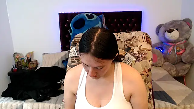 Snapshot of Lorenahot_06 chatting on 2, 4, 2026 Lorenahot 06 online show from 2, 4, 2026