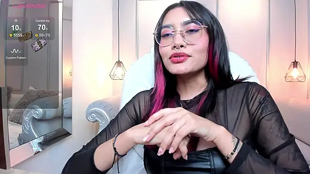 AzuraKindong online show from 10, 1, 2025