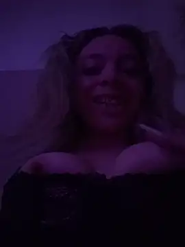 Snapshot of greedybratt chatting on 23, 2, 2025 greedybratt online show from 23, 2, 2025