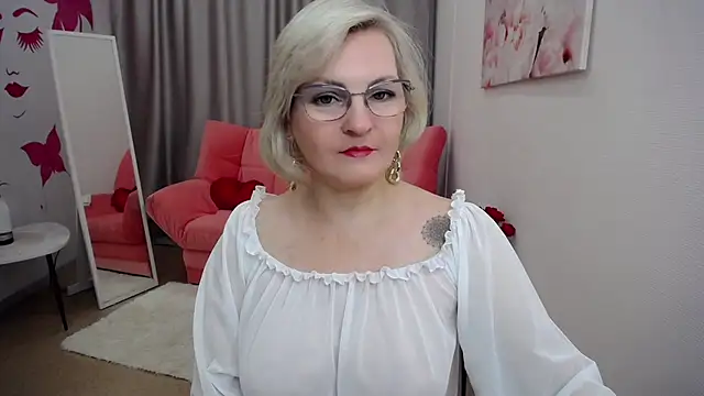 BlondeBrilliant7 online show from 16, 12, 2024