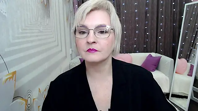 BlondeBrilliant7 online show from 21, 1, 2025