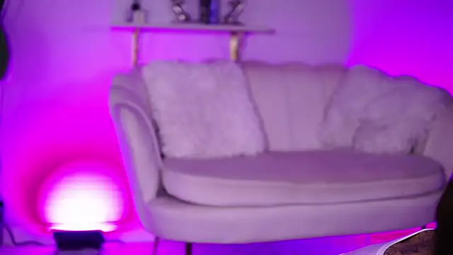 Snapshot of SecretSienna chatting on 27, 4, 2026 SecretSienna online show from 27, 4, 2026