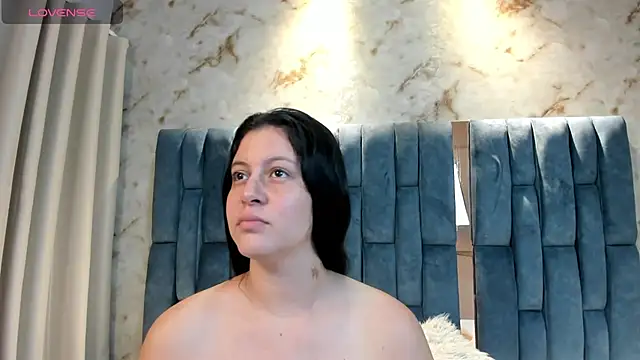 Snapshot of Arii_Vga chatting on 15, 10, 2025 Arii Vga online show from 15, 10, 2025