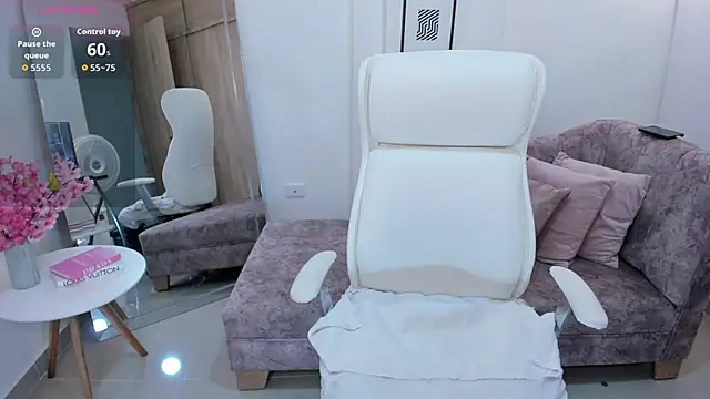 Aida adams online show from 1, 11, 2025