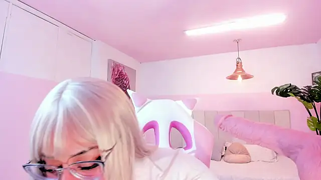 Snapshot of Red_lady chatting on 15, 2, 2025 Red lady online show from 15, 2, 2025