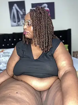MsWhiteChocolatte online show from 5, 5, 2026