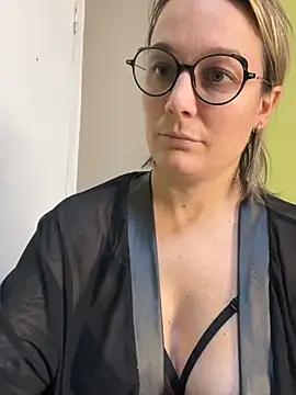 Snapshot of marinella07 chatting on 8, 12, 2024 marinella07 online show from 8, 12, 2024