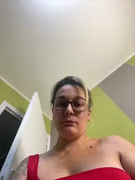 Snapshot of marinella07 chatting on 17, 12, 2024 marinella07 online show from 17, 12, 2024