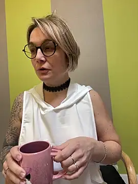 Snapshot of marinella07 chatting on 27, 2, 2025 marinella07 online show from 27, 2, 2025