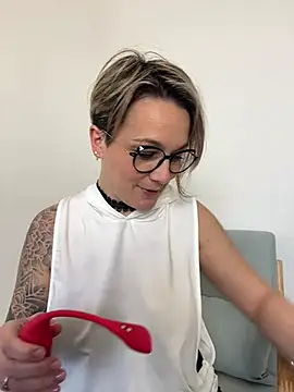 Snapshot of marinella07 chatting on 13, 3, 2025 marinella07 online show from 13, 3, 2025