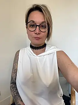 Snapshot of marinella07 chatting on 18, 3, 2025 marinella07 online show from 18, 3, 2025