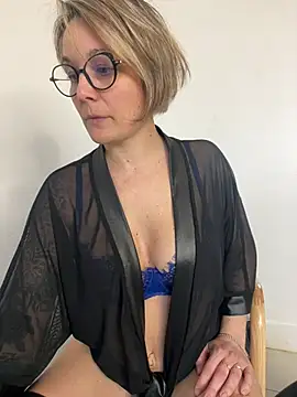 Snapshot of marinella07 chatting on 21, 3, 2025 marinella07 online show from 21, 3, 2025