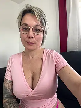Snapshot of marinella07 chatting on 15, 1, 2026 marinella07 online show from 15, 1, 2026