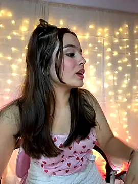 Snapshot of Juanelopez1 chatting on 12, 11, 2025 Juanelopez1 online show from 12, 11, 2025