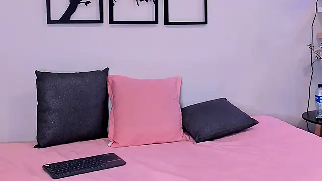 scarlett johs online show from 17, 10, 2025