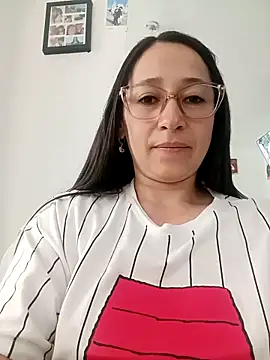 emilypoppy3 online show from 20, 4, 2026