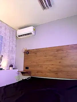 Snapshot of DeboraEvans chatting on 21, 10, 2025 DeboraEvans online show from 21, 10, 2025