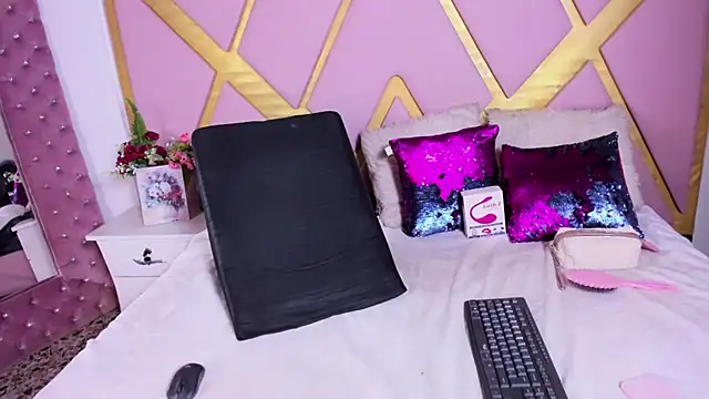 Snapshot of ShellbyDior chatting on 3, 3, 2026 ShellbyDior online show from 3, 3, 2026