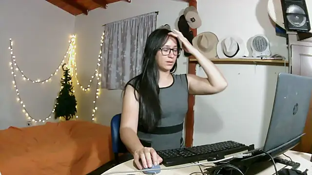 brittanycheeks online show from 14, 9, 2025