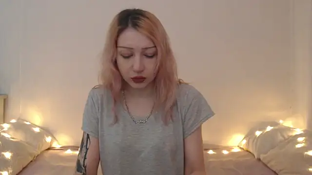 Snapshot of Emily_hardcore chatting on 18, 6, 2026 Emily hardcore online show from 18, 6, 2026