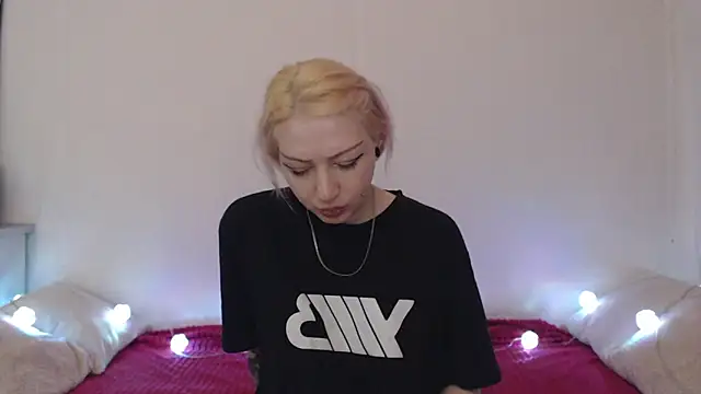 Snapshot of Emily_hardcore chatting on 1, 7, 2026 Emily hardcore online show from 1, 7, 2026