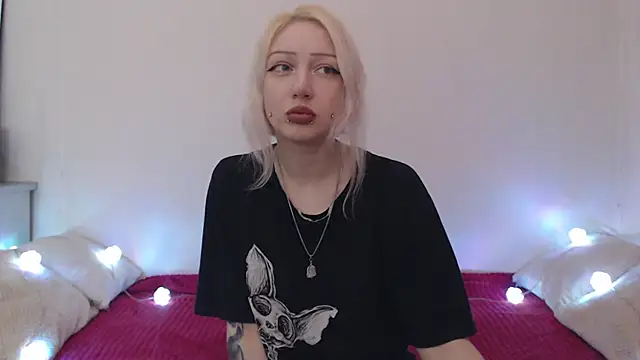 Snapshot of Emily_hardcore chatting on 6, 7, 2026 Emily hardcore online show from 6, 7, 2026