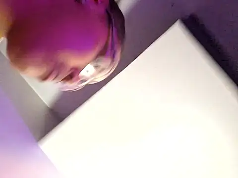 samone9 online show from 2, 1, 2025