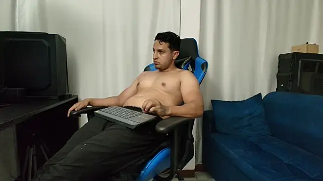 Snapshot of hott_dicks chatting on 30, 4, 2026 hott dicks online show from 30, 4, 2026