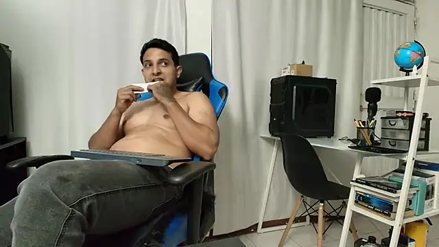 Snapshot of hott_dicks chatting on 6, 5, 2026 hott dicks online show from 6, 5, 2026
