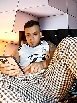 Snapshot of Naughty_Charly chatting on 24, 12, 2024 Naughty Charly online show from 24, 12, 2024