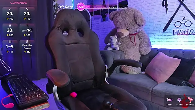 Snapshot of Naughty_Charly chatting on 31, 12, 2024 Naughty Charly online show from 31, 12, 2024