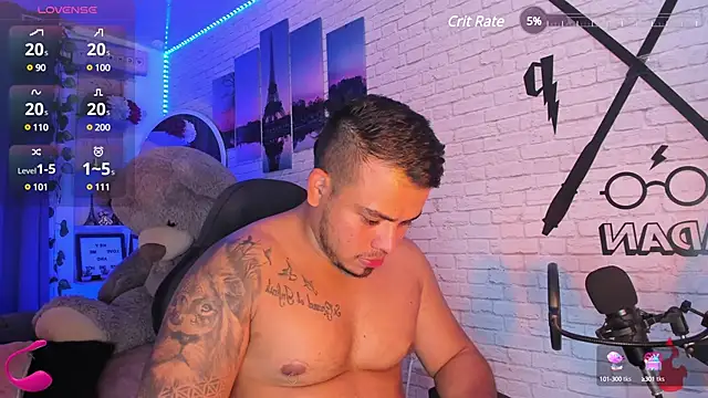 Snapshot of Naughty_Charly chatting on 21, 1, 2025 Naughty Charly online show from 21, 1, 2025