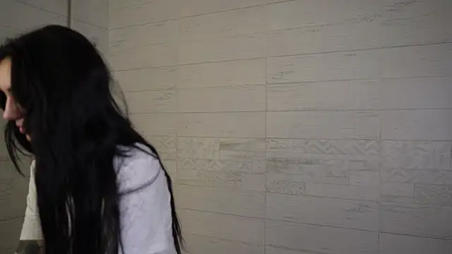 Snapshot of LindaWarners chatting on 5, 10, 2025 LindaWarners online show from 5, 10, 2025