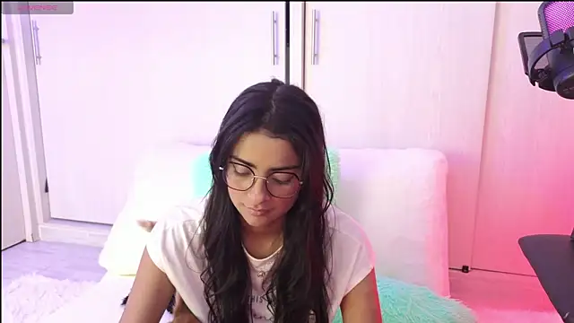 Snapshot of Yues050600 chatting on 17, 2, 2025 Yues050600 online show from 17, 2, 2025