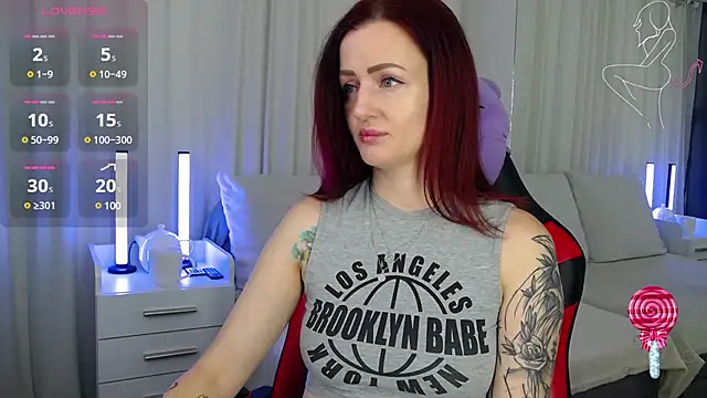 Snapshot of ElisaJane chatting on 12, 1, 2025 ElisaJane online show from 12, 1, 2025