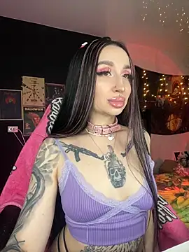Snapshot of Molly__Moon chatting on 18, 12, 2024 Molly Moon online show from 18, 12, 2024