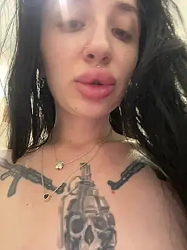 Snapshot of Molly__Moon chatting on 3, 7, 2026 Molly Moon online show from 3, 7, 2026