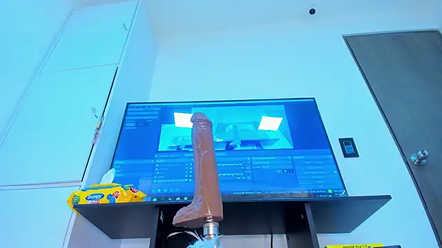 Snapshot of Isa__Blanc chatting on 26, 2, 2025 Isa  Blanc online show from 26, 2, 2025