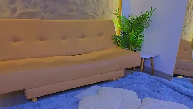 Snapshot of Isa__Blanc chatting on 25, 9, 2025 Isa  Blanc online show from 25, 9, 2025