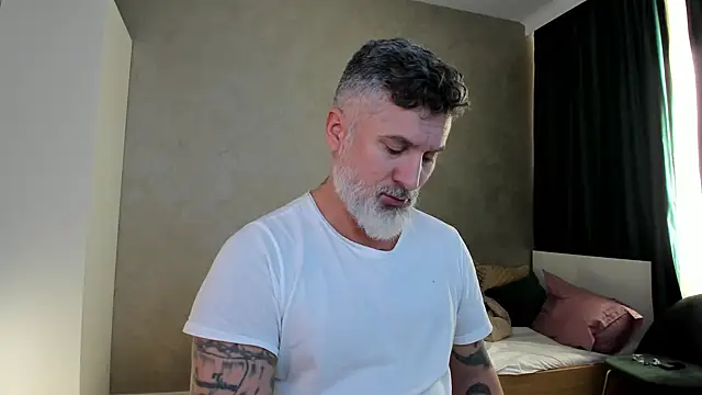 Snapshot of BlowMyXXL chatting on 7, 1, 2025 BlowMyXXL online show from 7, 1, 2025